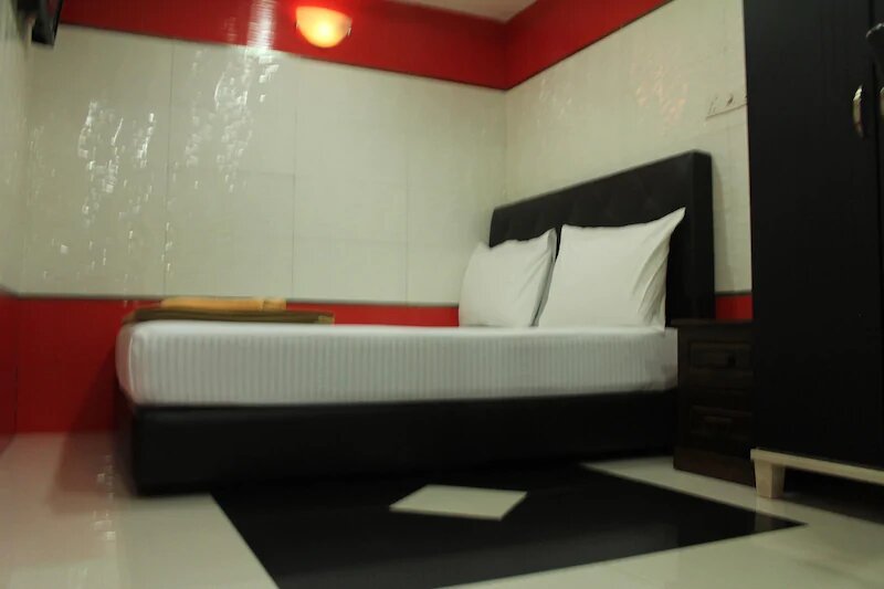 Double Room - New Wave Hotel Rawang - Image 12